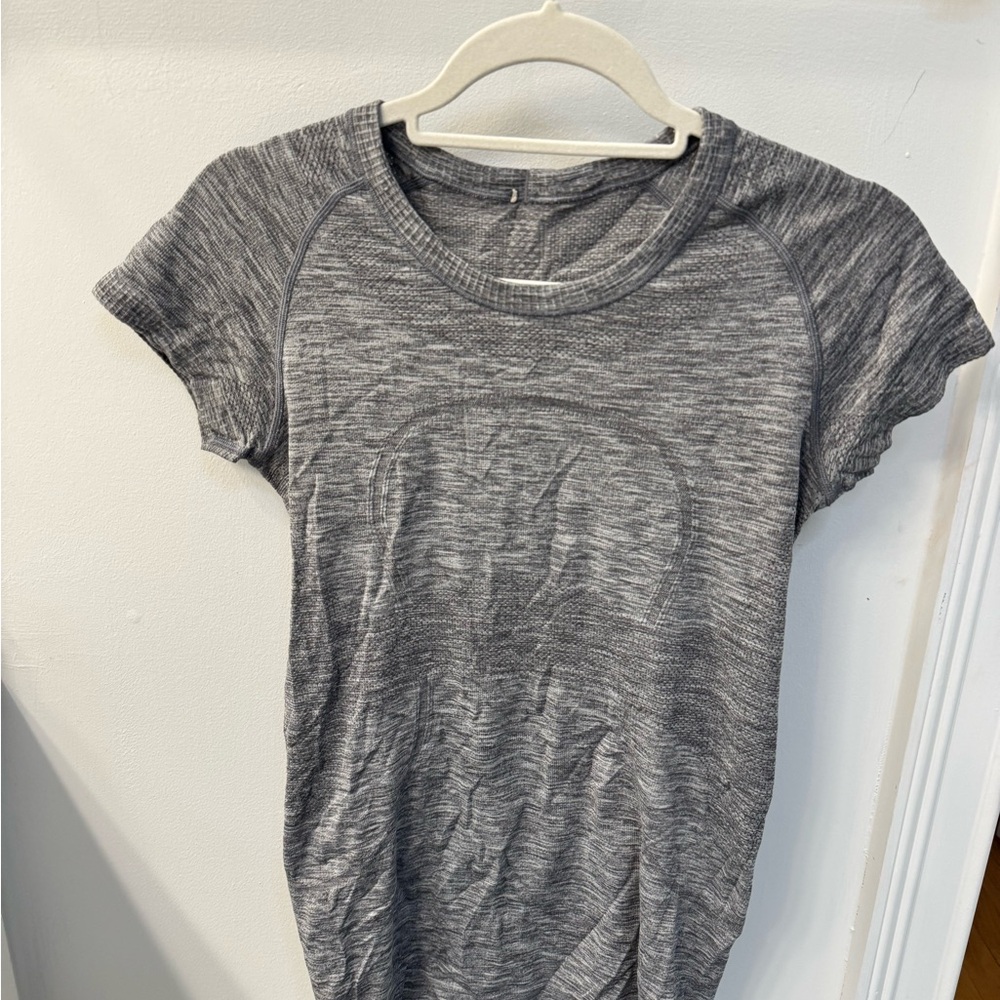Gray Short Sleeve Tee for Everyday Comfort